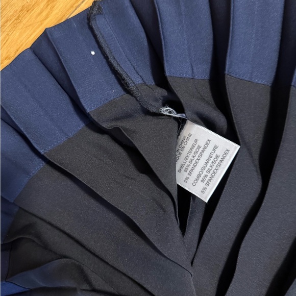 Theory Black and Blue Pleated Women's Mini Skirt - Picture 5 of 5